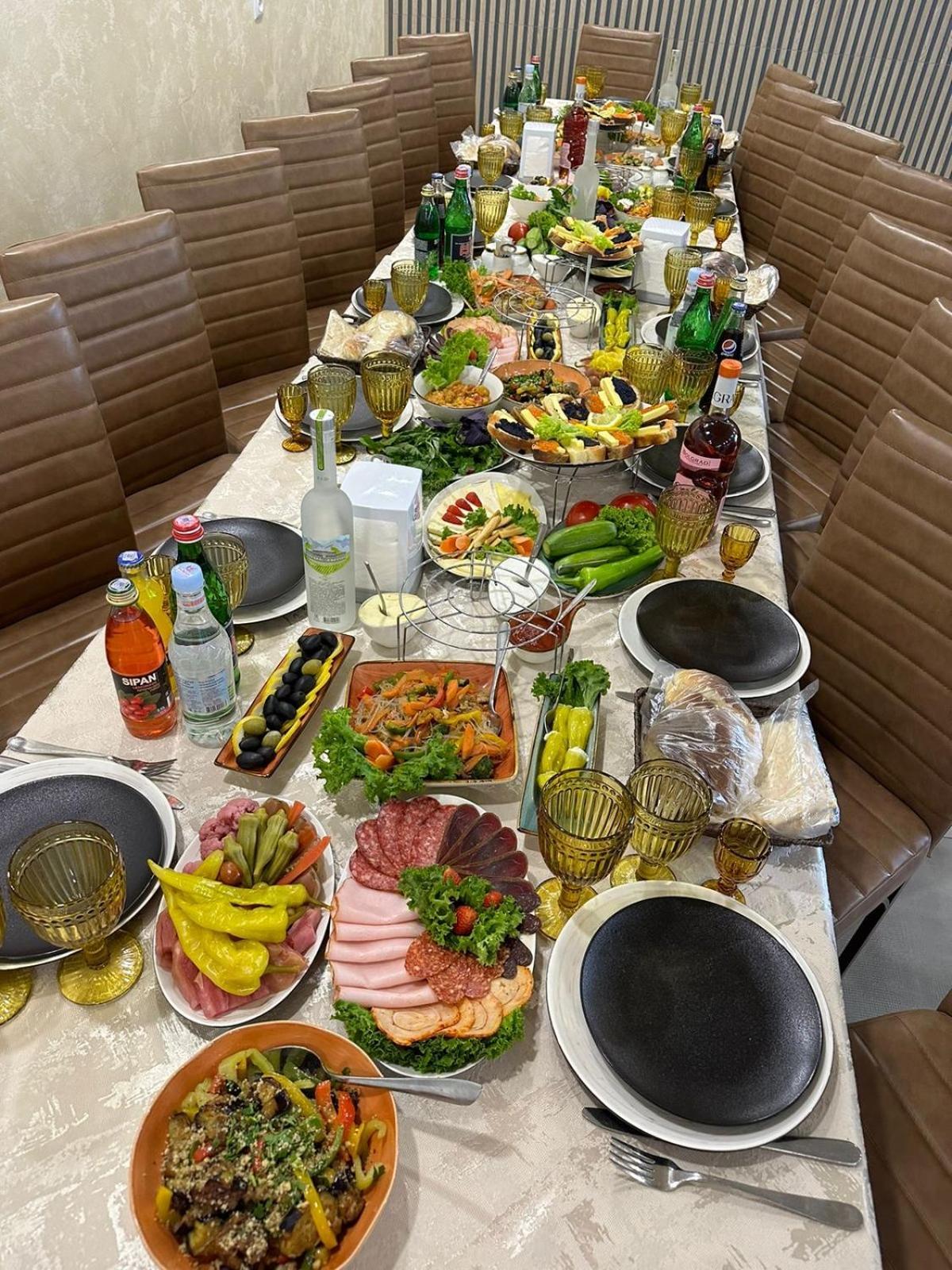 Ralina Restaurant And Hotel Davalinskiy Tsemzavod 外观 照片