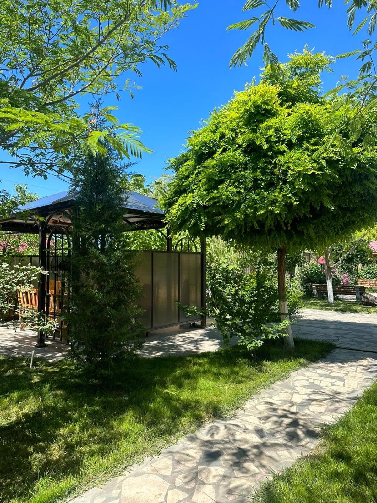 Ralina Restaurant And Hotel Davalinskiy Tsemzavod 外观 照片