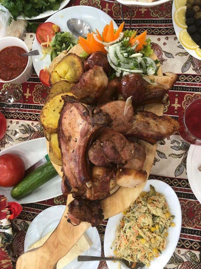 Ralina Restaurant And Hotel Davalinskiy Tsemzavod 外观 照片
